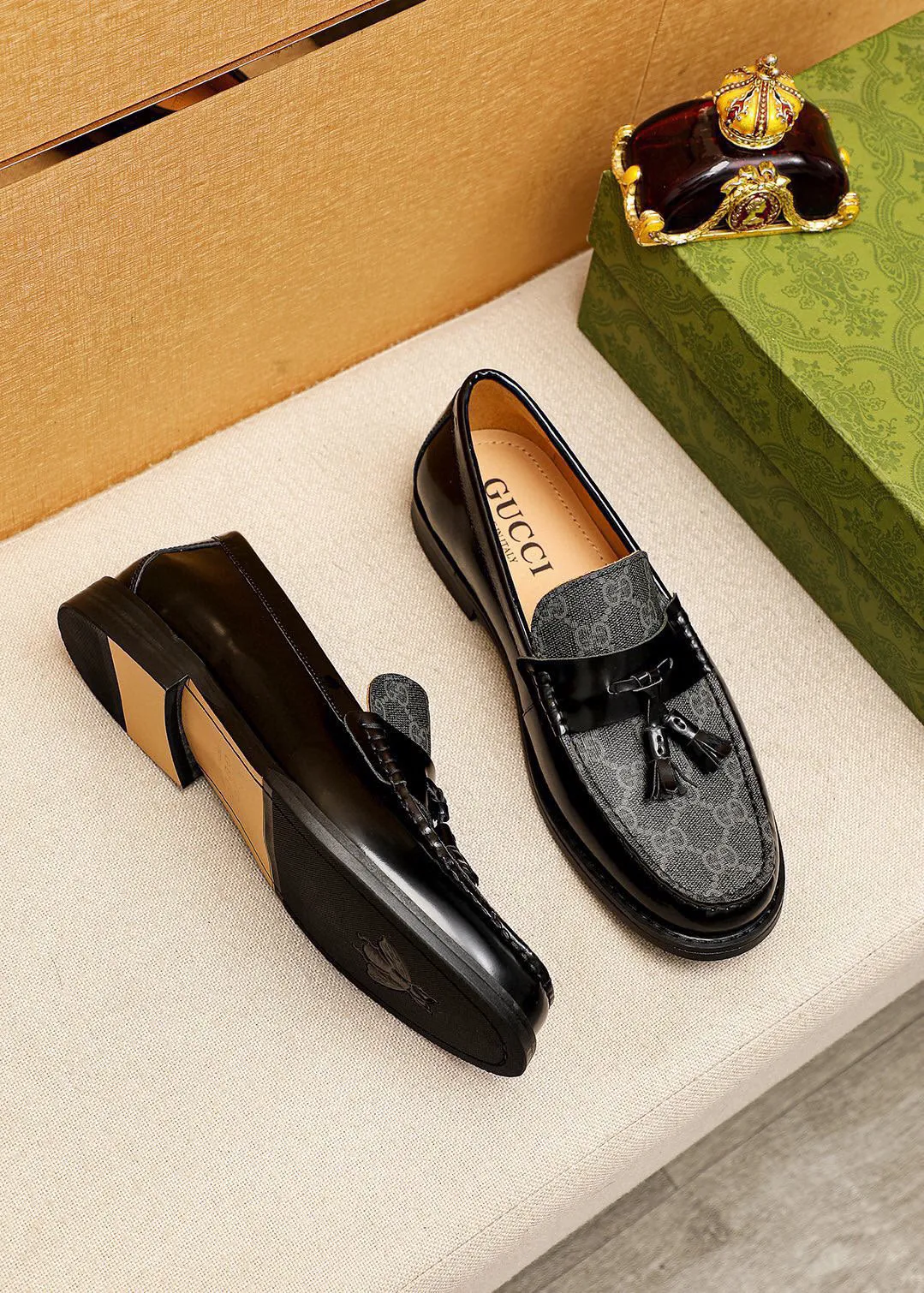 Men's shoes 💰480 💐 Product trademark: GUCCI "Gucci" casual leather shoes Regular size: 38-44 (45🉑️customized) Product materials: Selected imported first-layer open-edge beaded cowhide leather upper + luxury hardware buckle, imported water-dyed cowhide leather lining. Strong three-dimensional visual effect, combined outsole Color: 3⃣️colors available